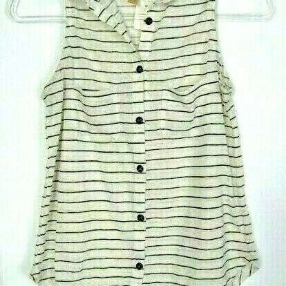 SOLD - EYESHADOW Women's Sleeveless Top Shirt - Picture 4 of 5